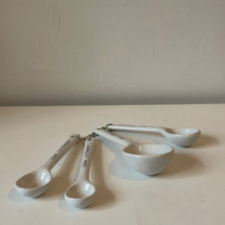 Porcelain measuring spoons