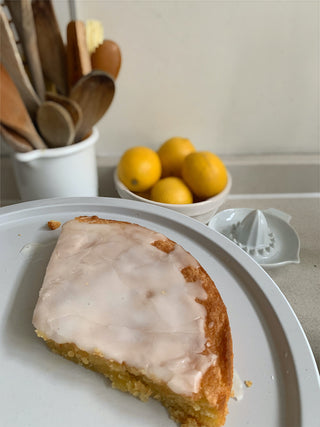 The Easiest (and the best) Lemon Drizzle Cake