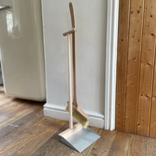 Upright Dustpan and Brush